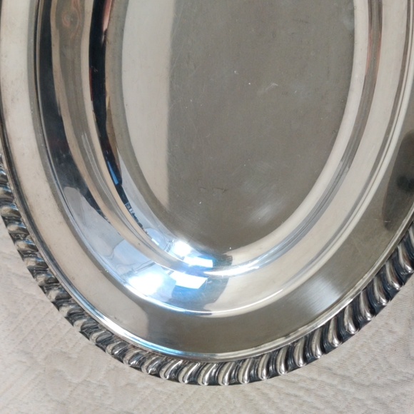 Vintage Oval Scalloped Edge Serving Dish - Picture 5 of 11